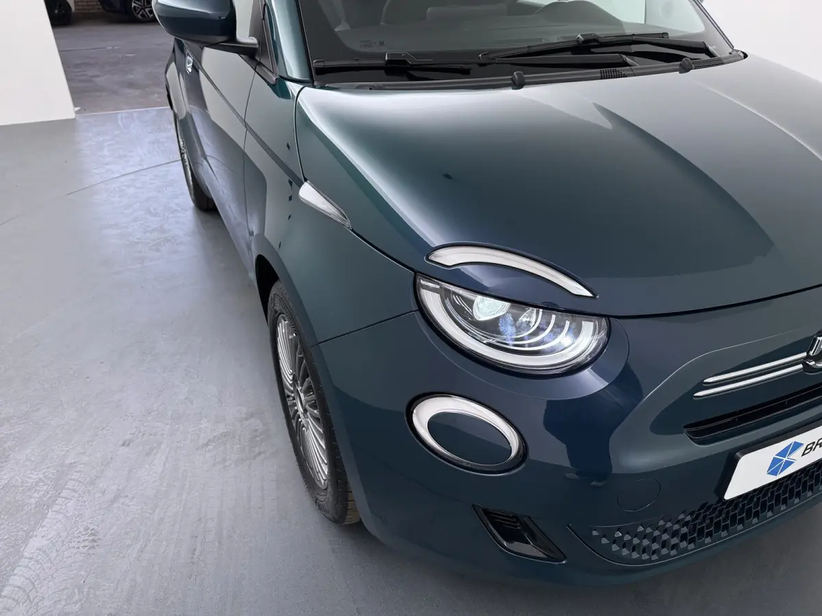 Torino, (2026) | 10,25" touchscreen radio met Bluetooth, DAB & USB | Apple Carplay® / Android Auto™ voorbereiding | Automatische airconditioning