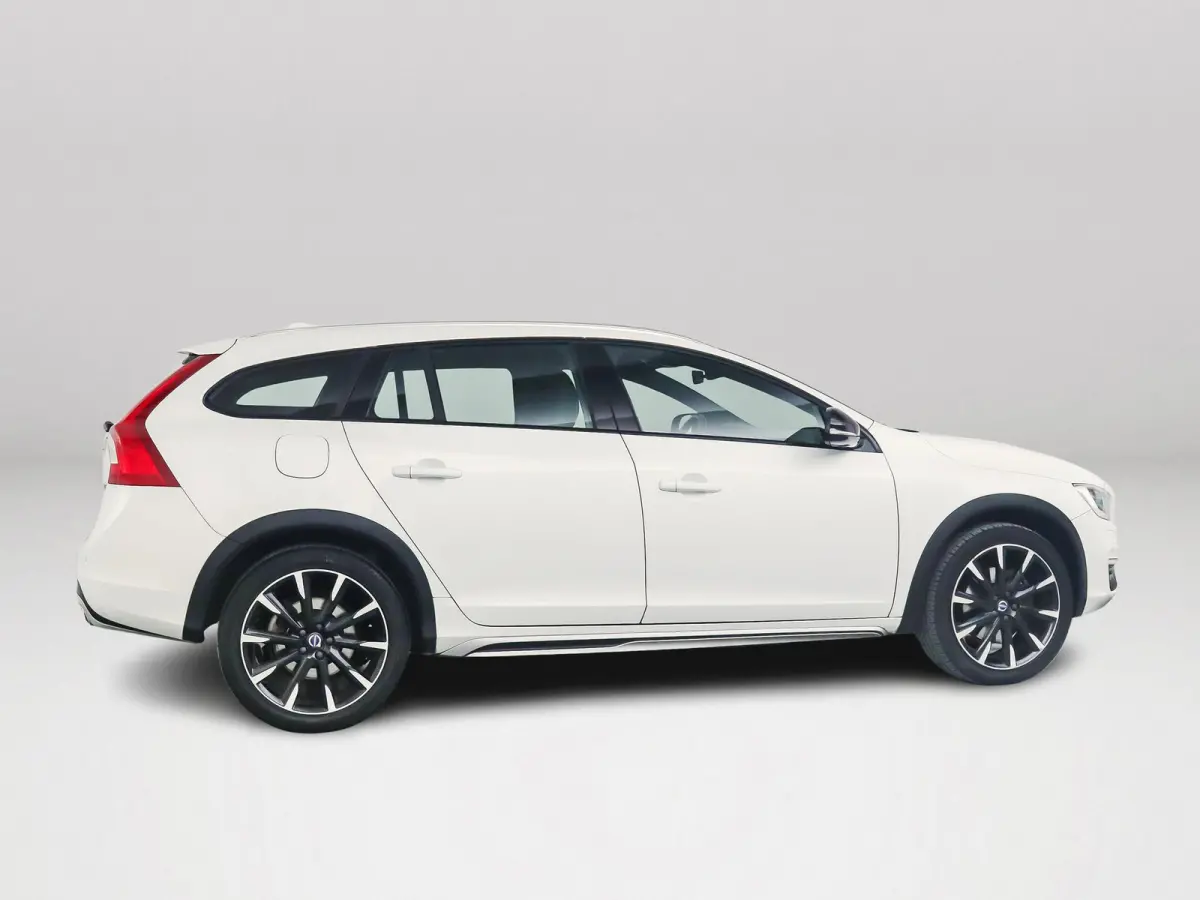 2.0 D3 Polar+ | Parkeersensoren achter | Stoelverwarming | Cruise control | Trekhaak