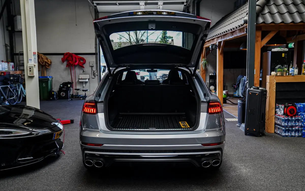 SQ8 4.0 TDI SQ8 Quattro | Panorama | Trekhaak | Bang&Olufsen | Massage | Memory | Head up Display | LED | Dealer Onderhouden
