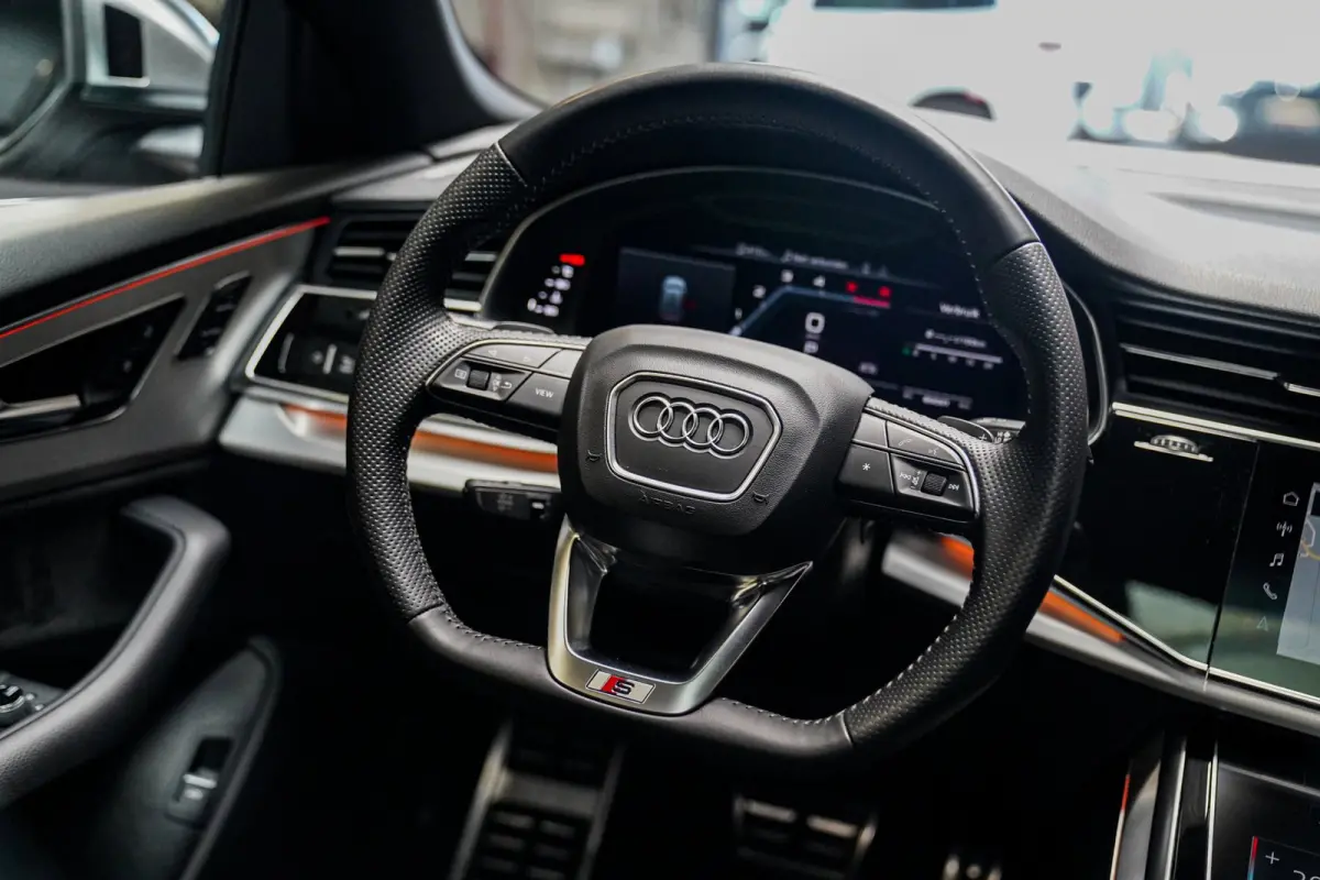 SQ8 4.0 TDI SQ8 Quattro | Panorama | Trekhaak | Bang&Olufsen | Massage | Memory | Head up Display | LED | Dealer Onderhouden