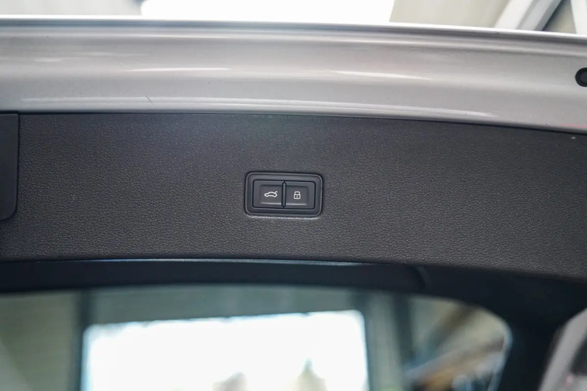 SQ8 4.0 TDI SQ8 Quattro | Panorama | Trekhaak | Bang&Olufsen | Massage | Memory | Head up Display | LED | Dealer Onderhouden