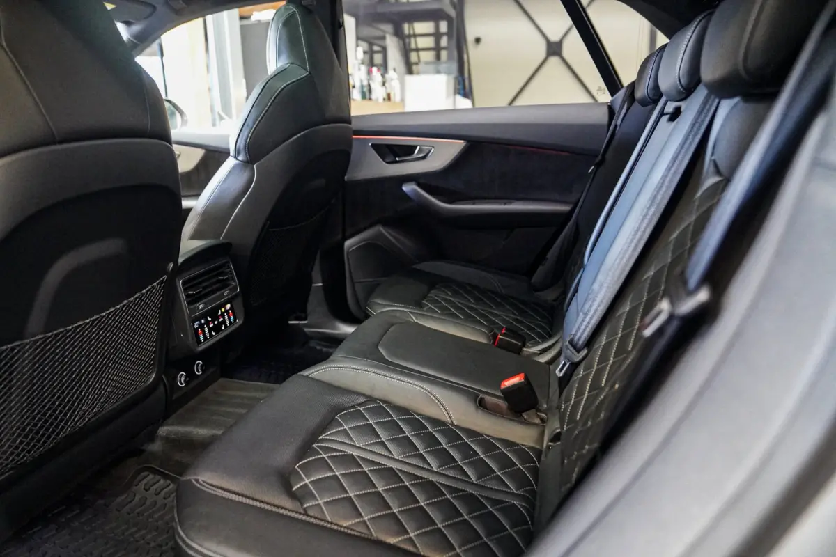 SQ8 4.0 TDI SQ8 Quattro | Panorama | Trekhaak | Bang&Olufsen | Massage | Memory | Head up Display | LED | Dealer Onderhouden