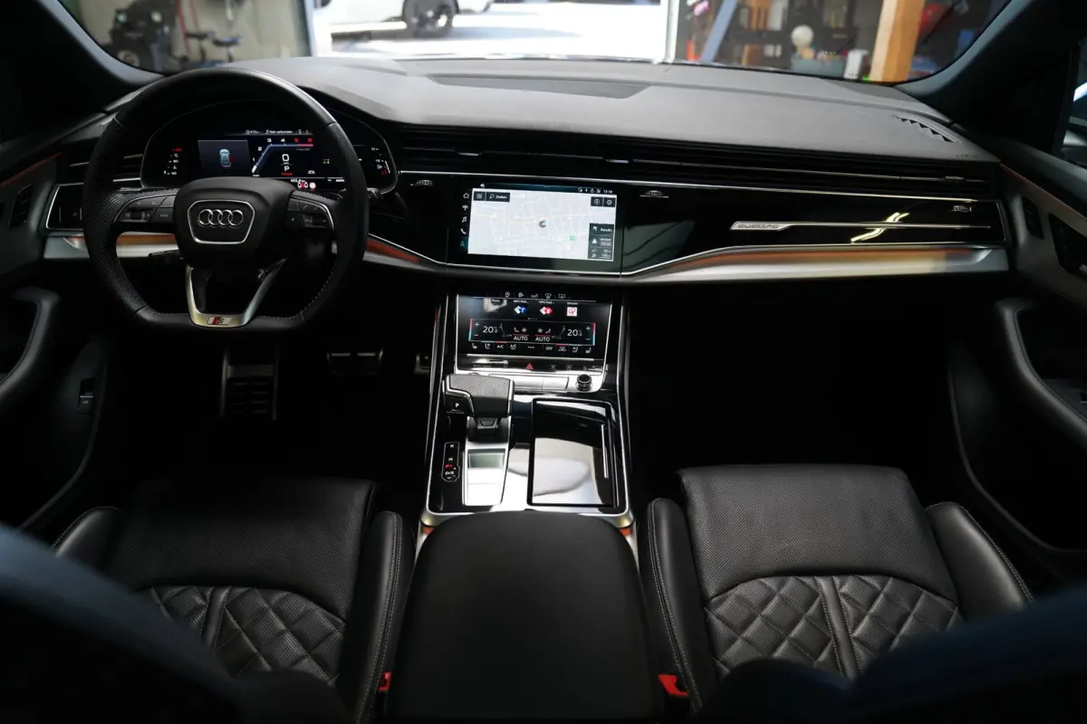 SQ8 4.0 TDI SQ8 Quattro | Panorama | Trekhaak | Bang&Olufsen | Massage | Memory | Head up Display | LED | Dealer Onderhouden