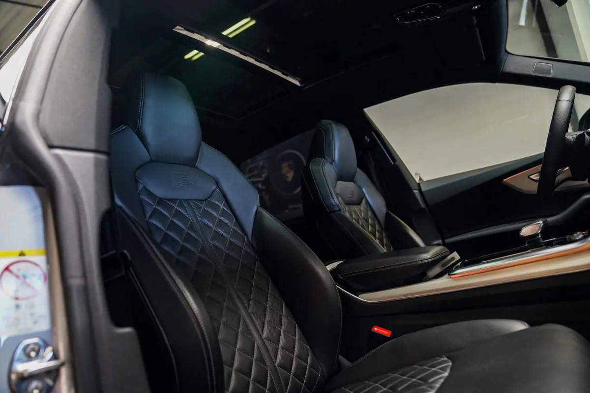 SQ8 4.0 TDI SQ8 Quattro | Panorama | Trekhaak | Bang&Olufsen | Massage | Memory | Head up Display | LED | Dealer Onderhouden