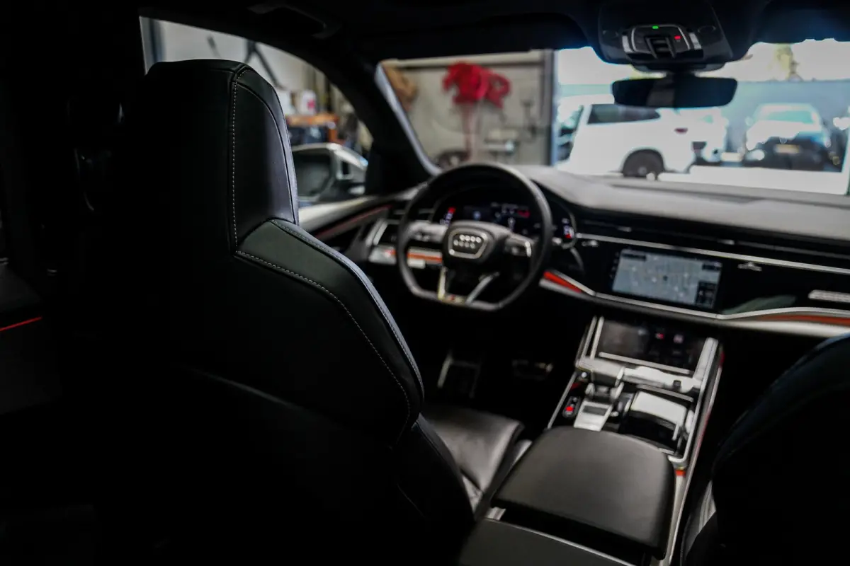 SQ8 4.0 TDI SQ8 Quattro | Panorama | Trekhaak | Bang&Olufsen | Massage | Memory | Head up Display | LED | Dealer Onderhouden