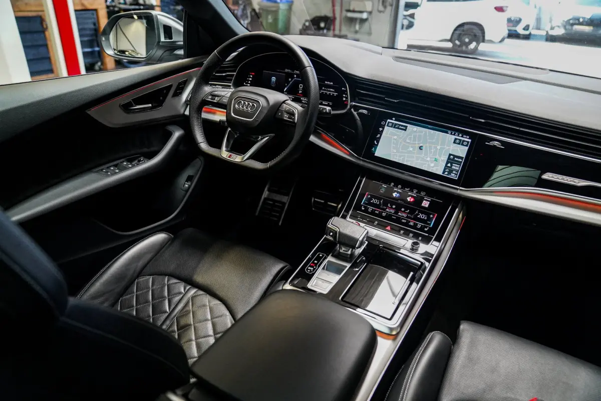 SQ8 4.0 TDI SQ8 Quattro | Panorama | Trekhaak | Bang&Olufsen | Massage | Memory | Head up Display | LED | Dealer Onderhouden