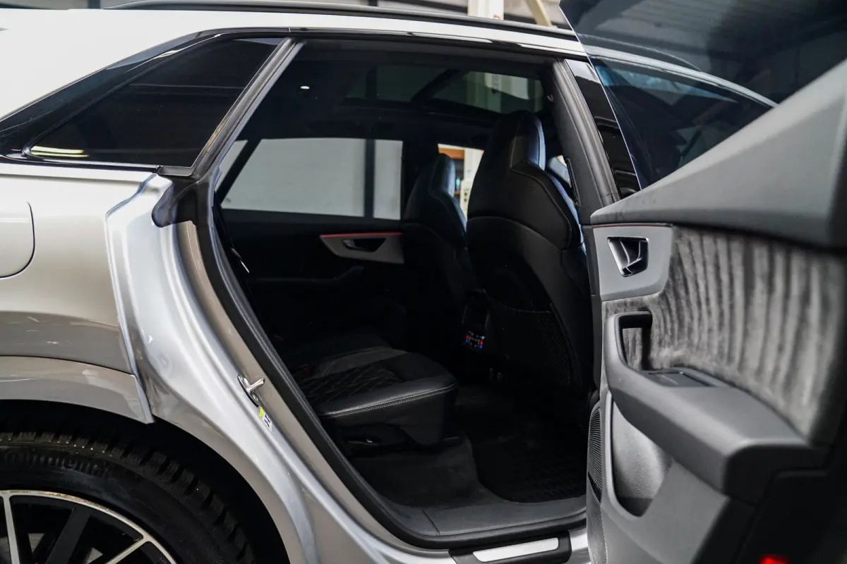 SQ8 4.0 TDI SQ8 Quattro | Panorama | Trekhaak | Bang&Olufsen | Massage | Memory | Head up Display | LED | Dealer Onderhouden