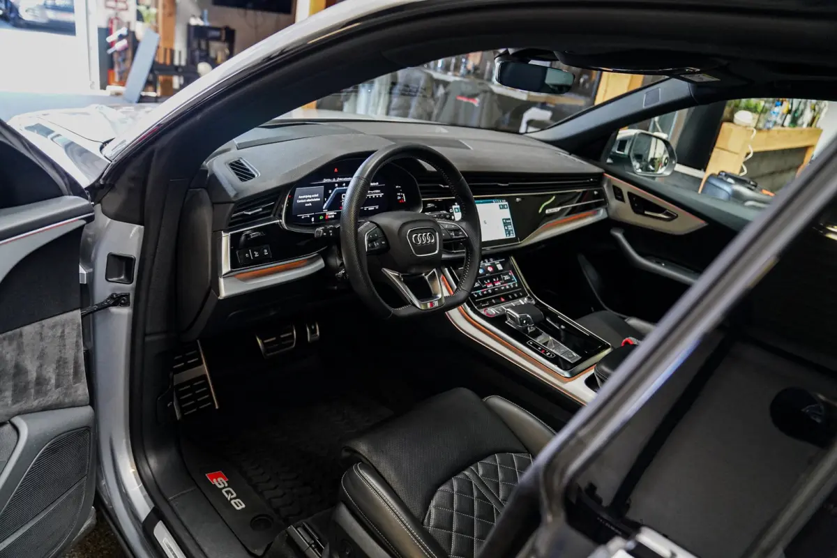 SQ8 4.0 TDI SQ8 Quattro | Panorama | Trekhaak | Bang&Olufsen | Massage | Memory | Head up Display | LED | Dealer Onderhouden