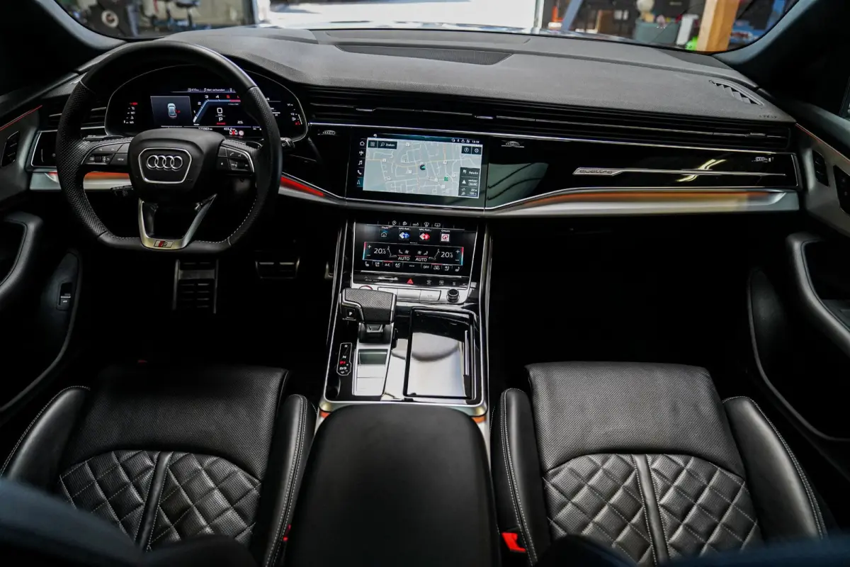 SQ8 4.0 TDI SQ8 Quattro | Panorama | Trekhaak | Bang&Olufsen | Massage | Memory | Head up Display | LED | Dealer Onderhouden