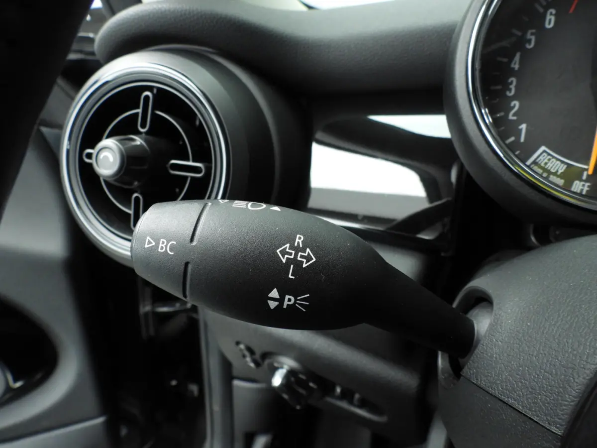 One Automaat / Sportstoelen / LED / Cruise / Climate / PDC / Alu wielen