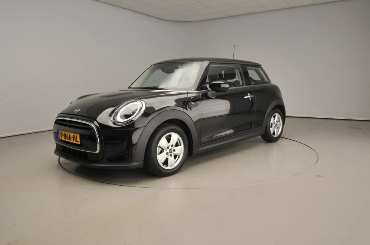 One Automaat / Sportstoelen / LED / Cruise / Climate / PDC / Alu wielen