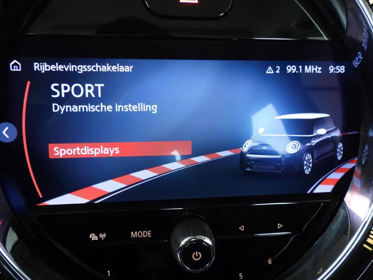 One Automaat / Sportstoelen / LED / Cruise / Climate / PDC / Alu wielen