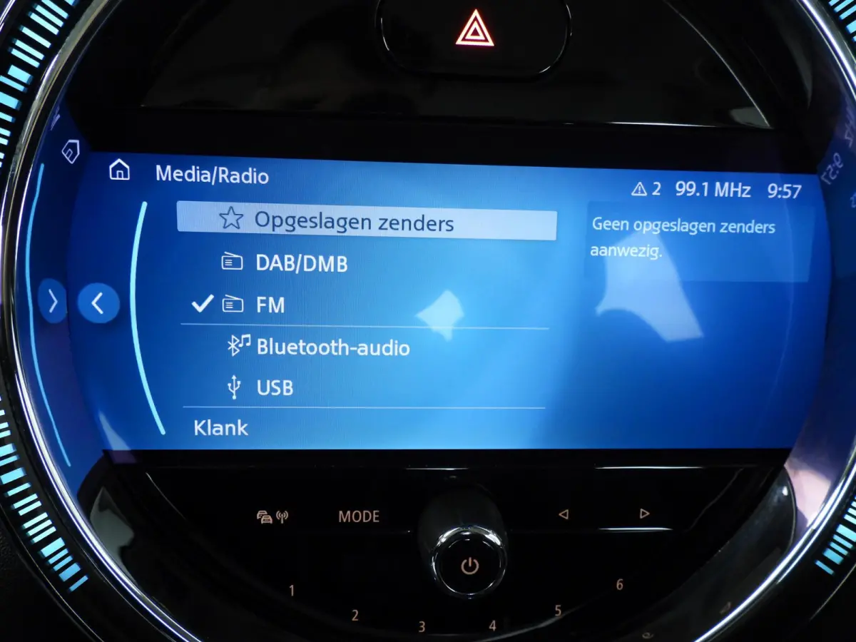 One Automaat / Sportstoelen / LED / Cruise / Climate / PDC / Alu wielen