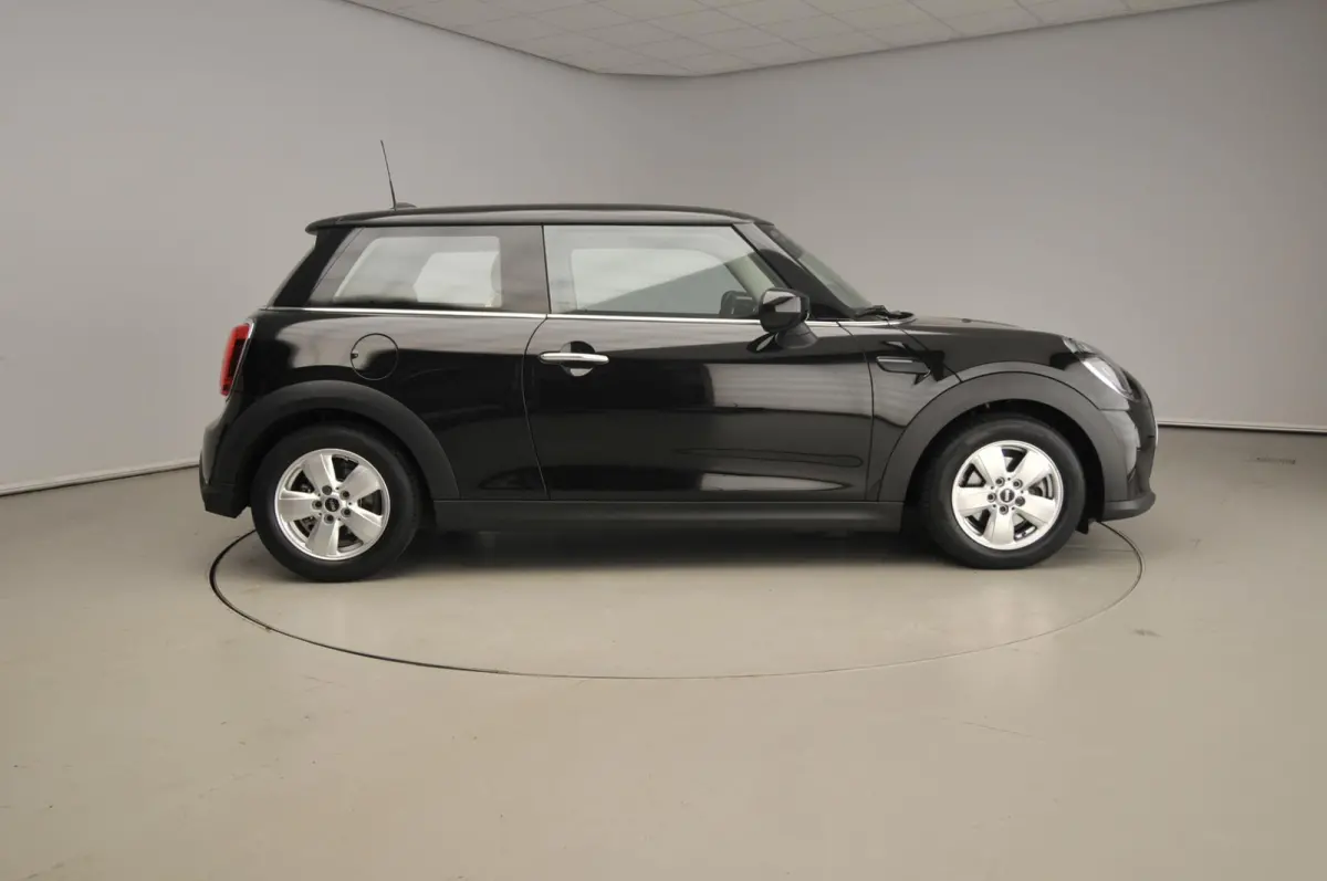 One Automaat / Sportstoelen / LED / Cruise / Climate / PDC / Alu wielen