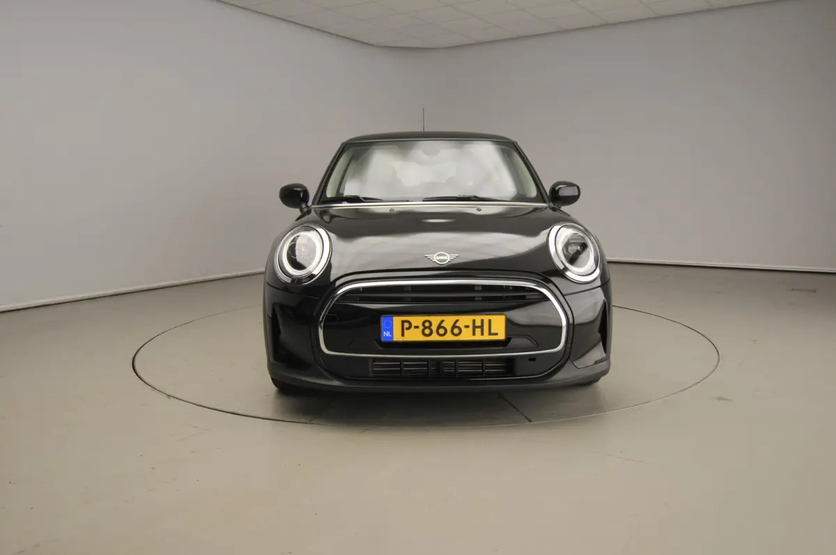 One Automaat / Sportstoelen / LED / Cruise / Climate / PDC / Alu wielen