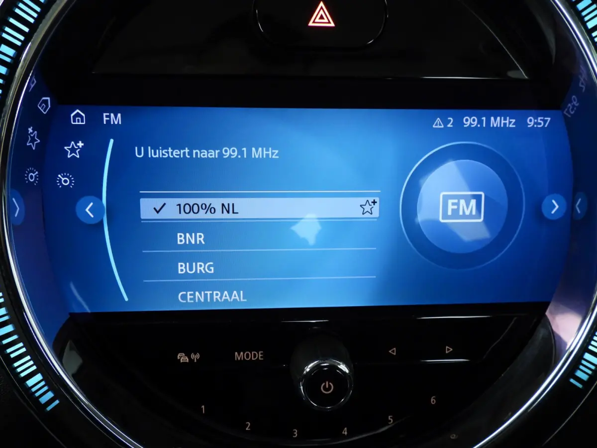One Automaat / Sportstoelen / LED / Cruise / Climate / PDC / Alu wielen