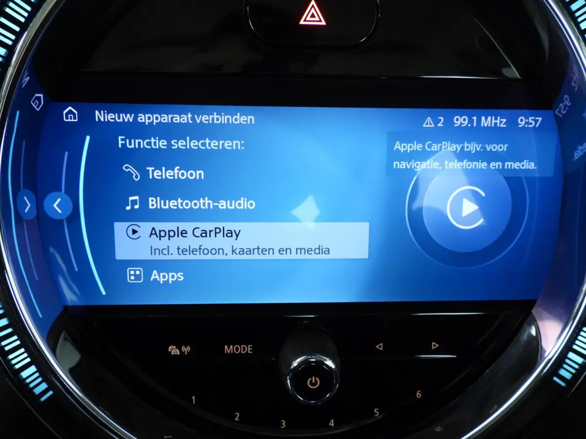 One Automaat / Sportstoelen / LED / Cruise / Climate / PDC / Alu wielen