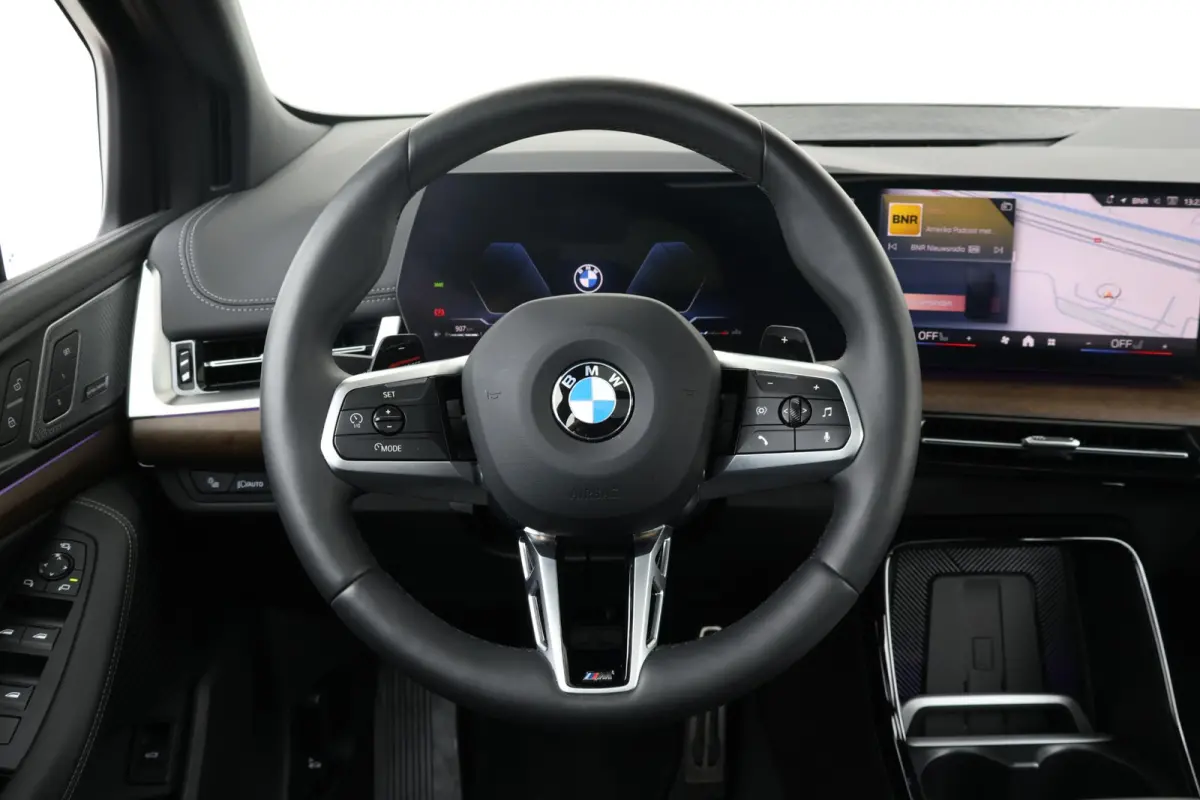 220i / M-Sport Pakket / Pano Dak / Actieve Stoel / Harman Kardon / Stoelverwarming Voor / Comforttoegang /