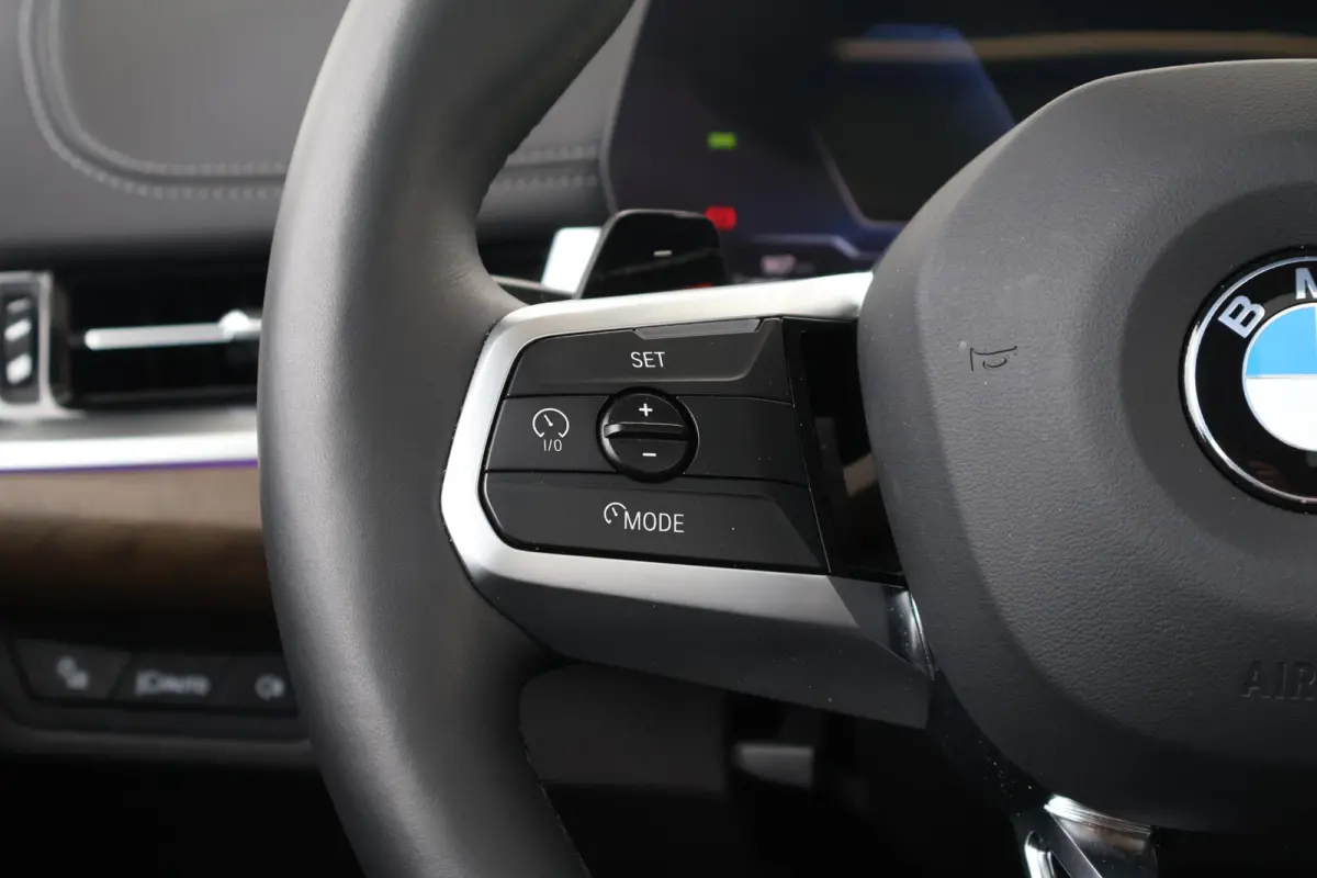 220i / M-Sport Pakket / Pano Dak / Actieve Stoel / Harman Kardon / Stoelverwarming Voor / Comforttoegang /