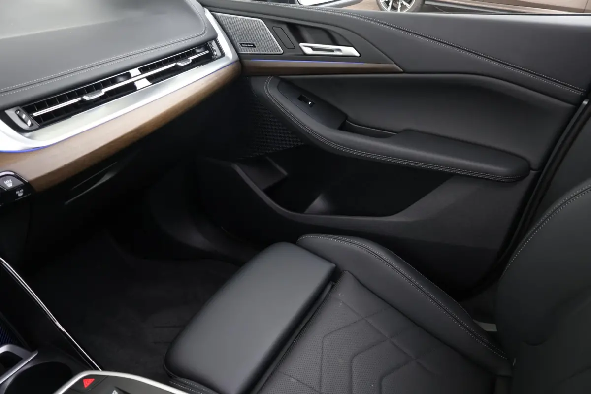 220i / M-Sport Pakket / Pano Dak / Actieve Stoel / Harman Kardon / Stoelverwarming Voor / Comforttoegang /