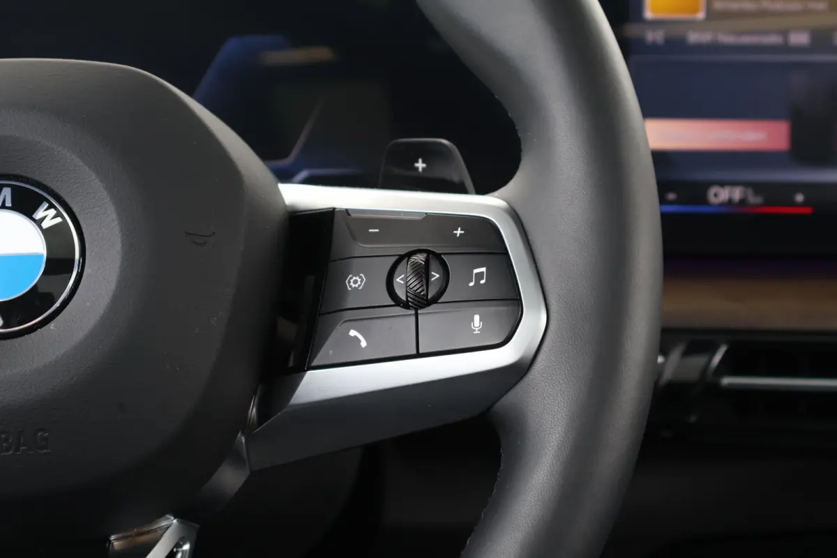 220i / M-Sport Pakket / Pano Dak / Actieve Stoel / Harman Kardon / Stoelverwarming Voor / Comforttoegang /