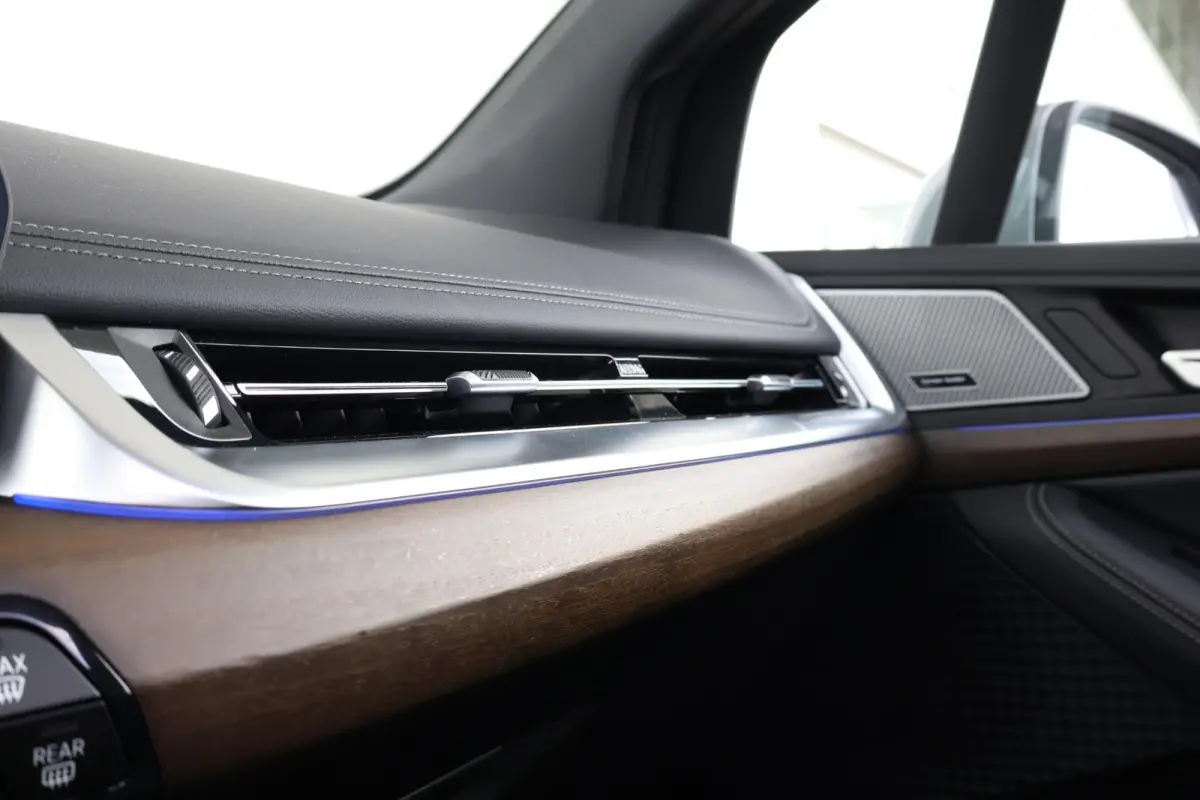 220i / M-Sport Pakket / Pano Dak / Actieve Stoel / Harman Kardon / Stoelverwarming Voor / Comforttoegang /