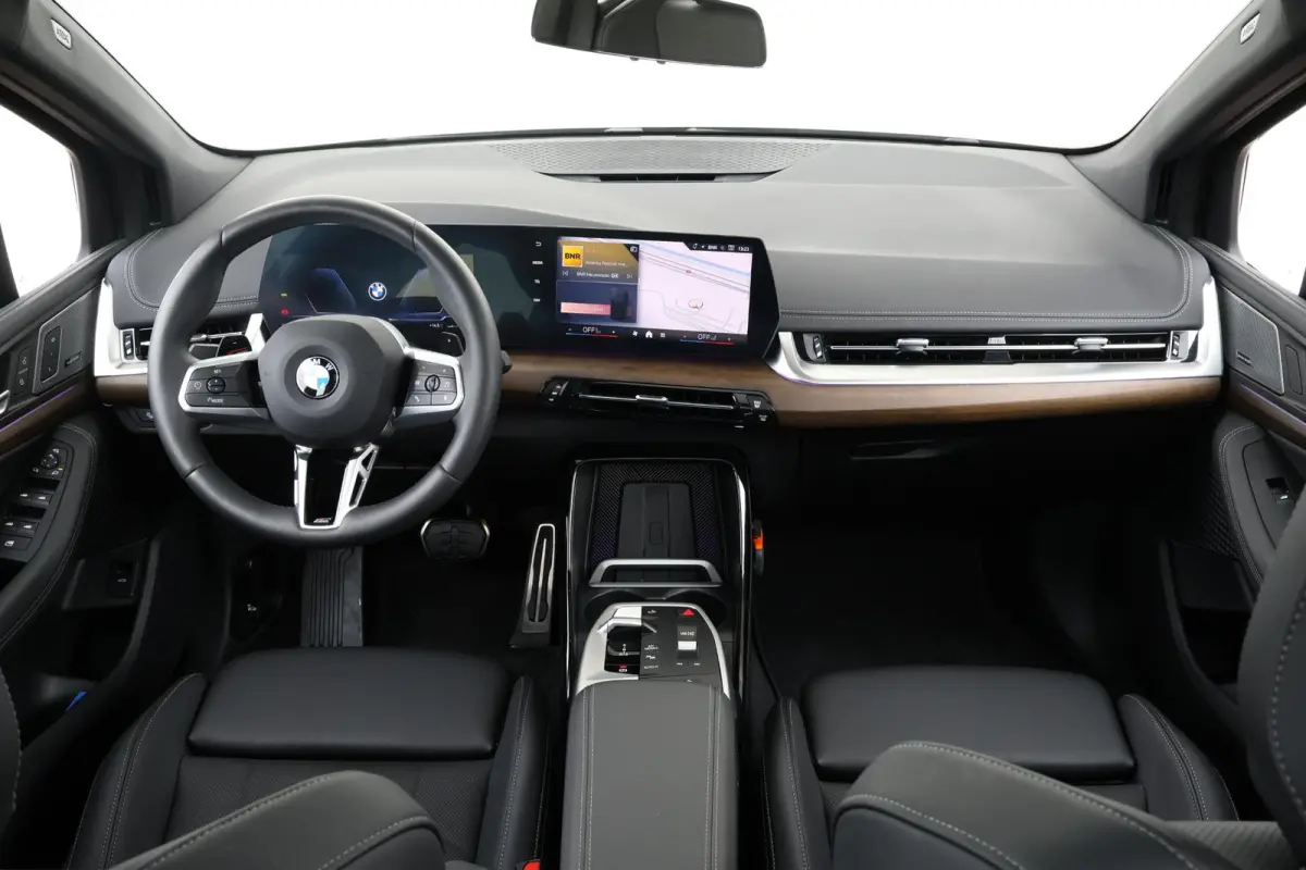220i / M-Sport Pakket / Pano Dak / Actieve Stoel / Harman Kardon / Stoelverwarming Voor / Comforttoegang /