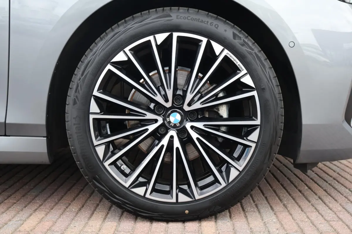 220i / M-Sport Pakket / Pano Dak / Actieve Stoel / Harman Kardon / Stoelverwarming Voor / Comforttoegang /