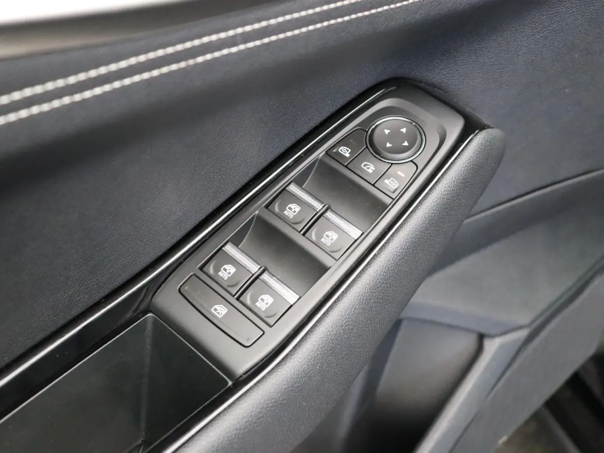 Mild hybrid 160 X-Tronic techno |Panorama dak | Elektr.achterklep | Keyless | Navigatie | Cruise | Elektr.best.stoel.