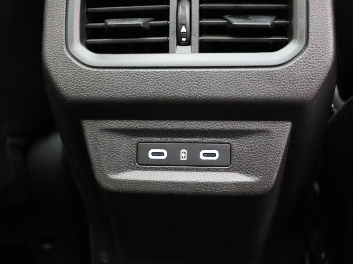 Mild hybrid 160 X-Tronic techno |Panorama dak | Elektr.achterklep | Keyless | Navigatie | Cruise | Elektr.best.stoel.