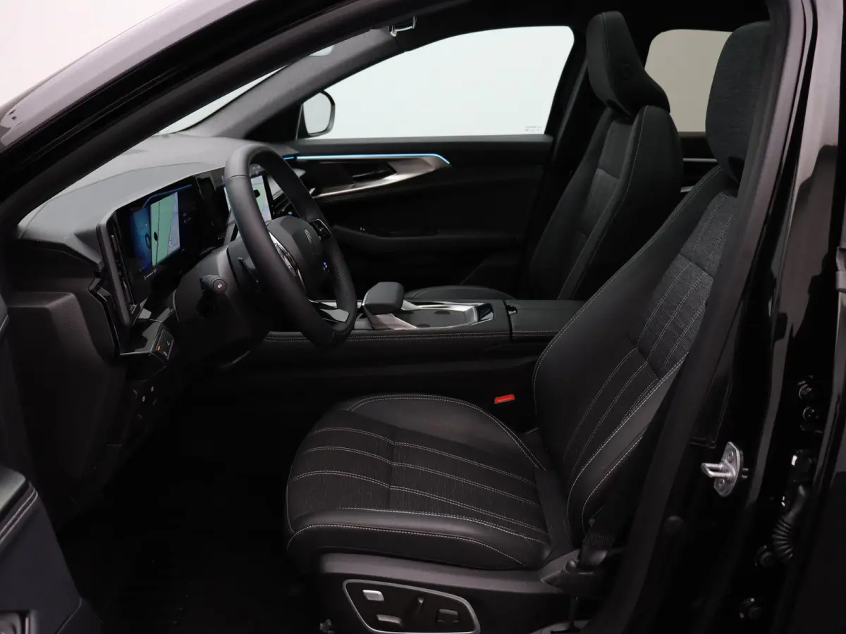 Mild hybrid 160 X-Tronic techno |Panorama dak | Elektr.achterklep | Keyless | Navigatie | Cruise | Elektr.best.stoel.