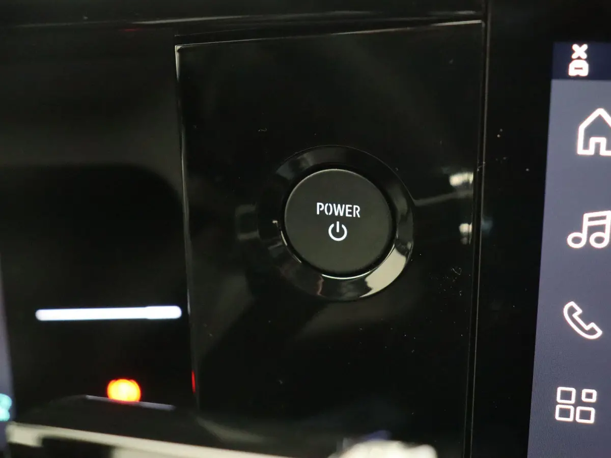 Renault e-tech evolution 150pk comfort range VAN | 1045 liter laadvolume | Perfect voor in de stad | Stoel- en stuurwielverwarming |