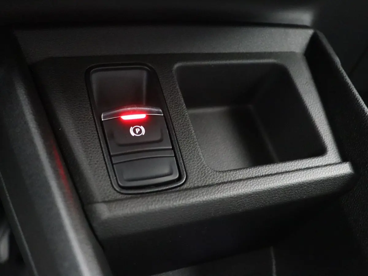 Renault e-tech evolution 150pk comfort range VAN | 1045 liter laadvolume | Perfect voor in de stad | Stoel- en stuurwielverwarming |