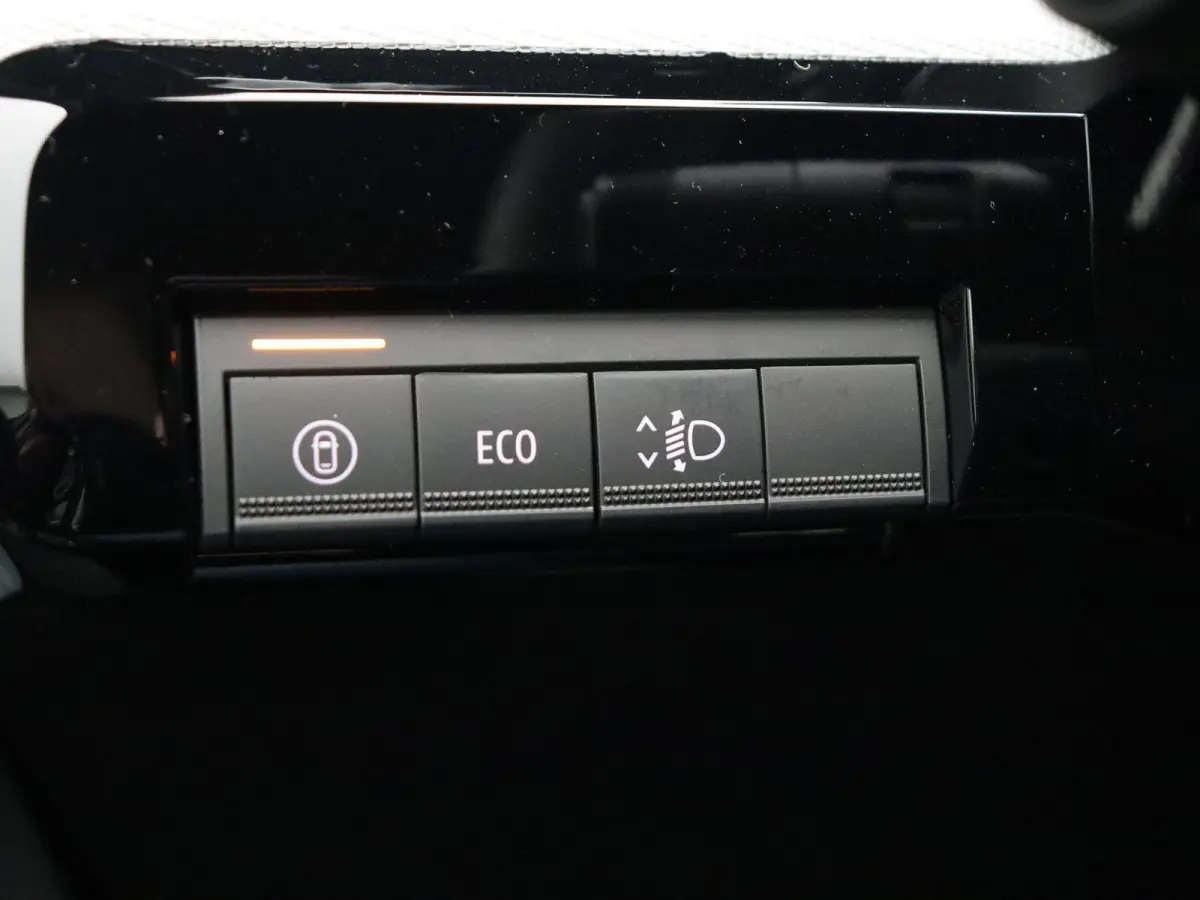 Renault e-tech evolution 150pk comfort range VAN | 1045 liter laadvolume | Perfect voor in de stad | Stoel- en stuurwielverwarming |