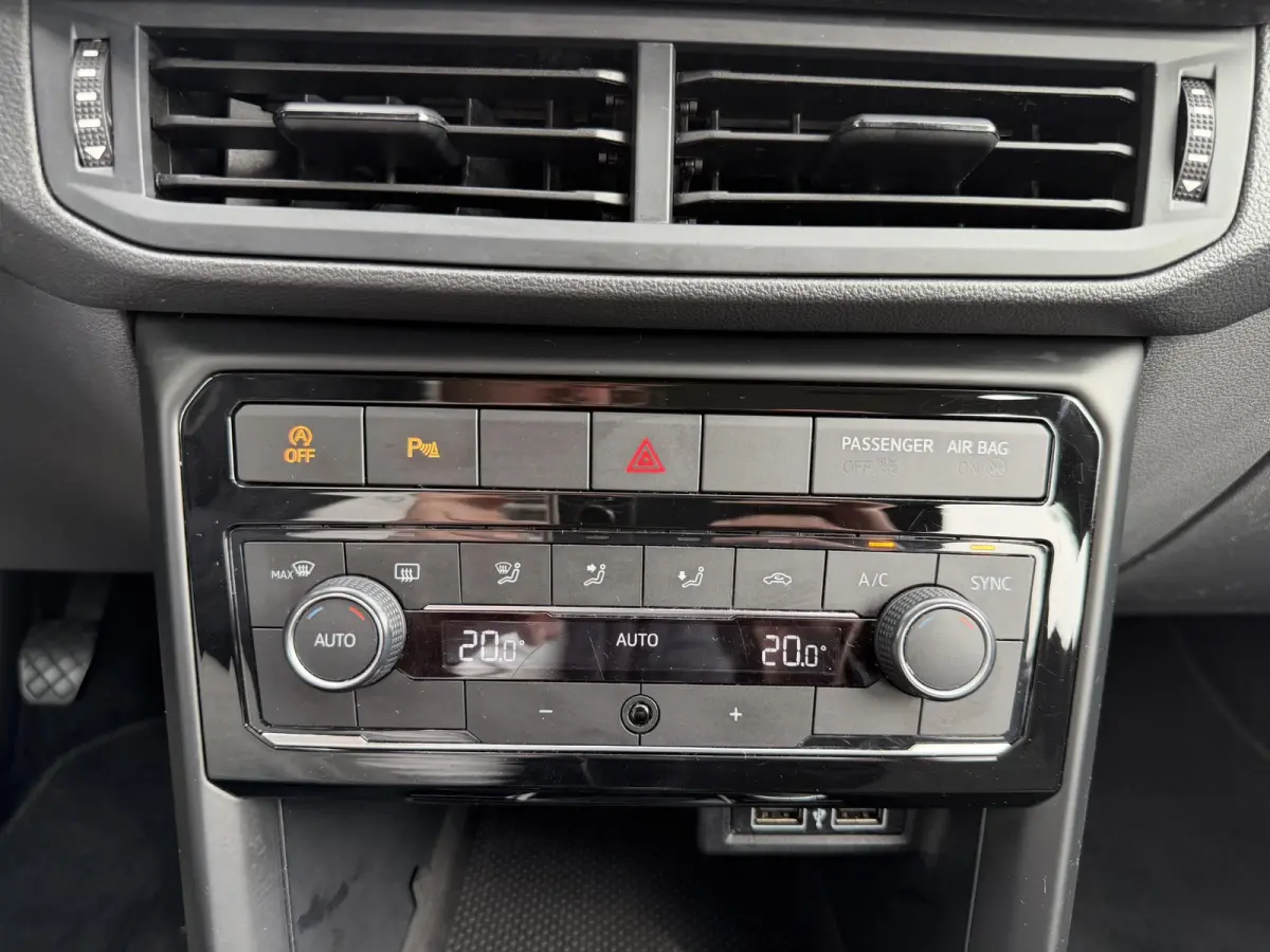 1.0 TSI Life Blind Spot | Navi | Clima | DAB |