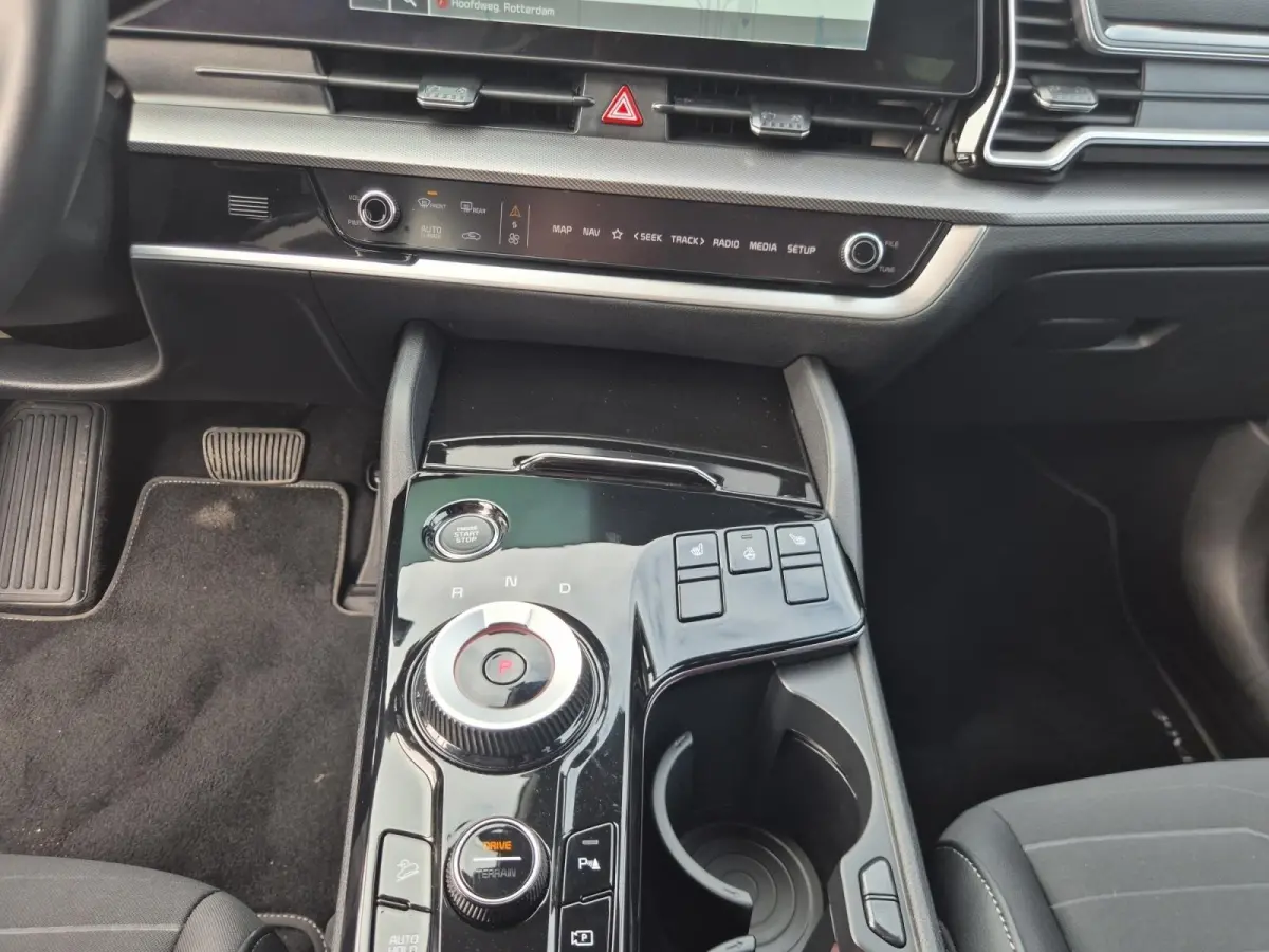 1.6 T-GDi Plug-in Hybrid AWD DynamicLine | Cruise Control | Climate Control | Camera | Navigatie | Stoelverwarming | Stuurverwarming | Elektrisch Verstelbare Bestuurdersstoel |