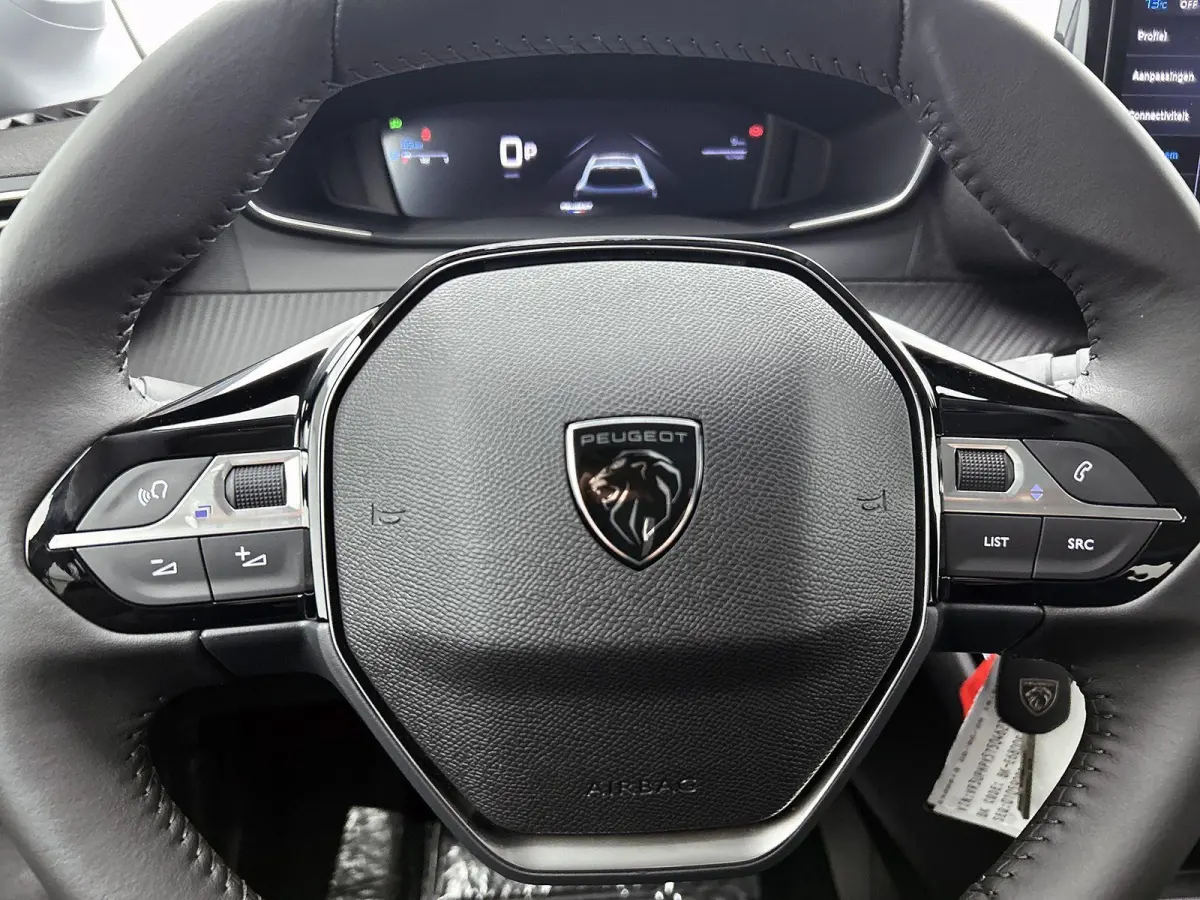 1.2 Hybrid Allure 110pk Automaat | 8 JAAR GARANTIE | Navigatie | 360 Camera | Cruise Control | 16"LMV | Dodehoekdetectie | Draadloze telefoonlader | Apple Carplay/Android Auto |