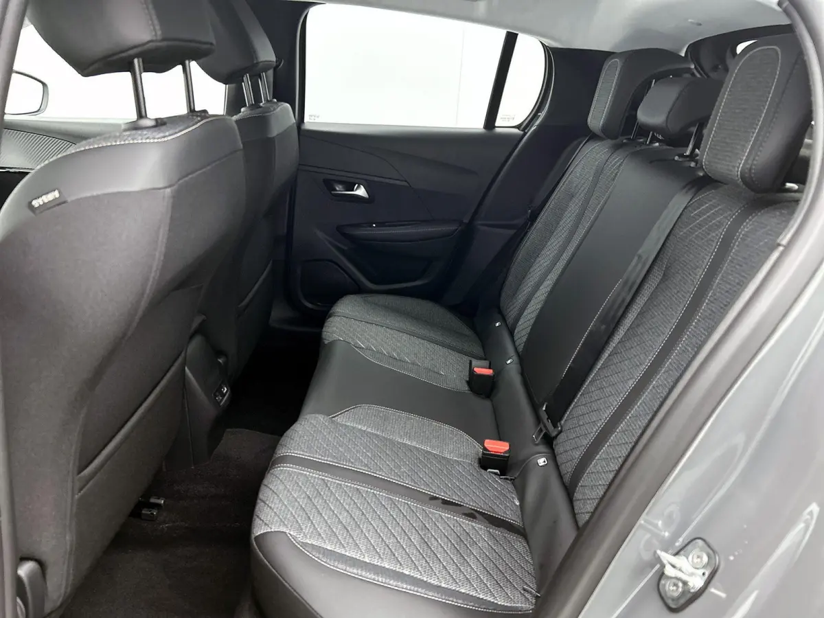 1.2 Hybrid Allure 110pk Automaat | 8 JAAR GARANTIE | Navigatie | 360 Camera | Cruise Control | 16"LMV | Dodehoekdetectie | Draadloze telefoonlader | Apple Carplay/Android Auto |