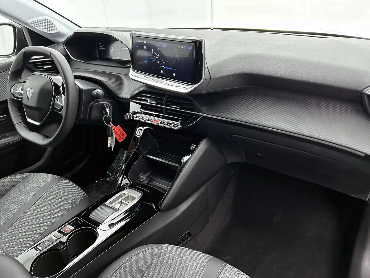 1.2 Hybrid Allure 110pk Automaat | 8 JAAR GARANTIE | Navigatie | 360 Camera | Cruise Control | 16"LMV | Dodehoekdetectie | Draadloze telefoonlader | Apple Carplay/Android Auto |