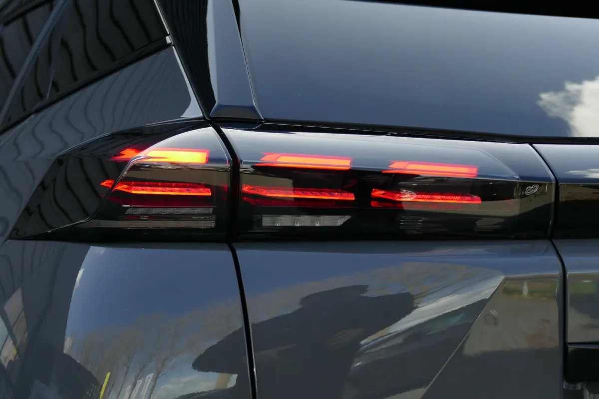 EV 156PK 54KWH GT AUTOMAAT / NAVI / CLIMA / CAMERA V+A / 17"LMV / SOH 97% / KEYLESS / FULL-LED / PDC / ADAPT. CRUISECONTROL / 1E EIGENAAR / SCHITTERENDE STAAT !!