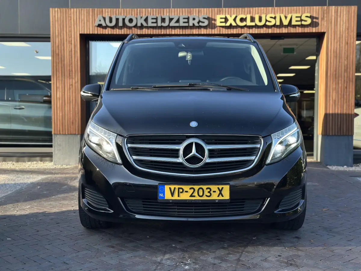 220d Lang DC Edition Navi Leer 5 persoons trekhaak