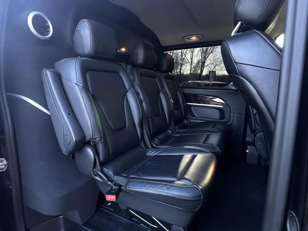 220d Lang DC Edition Navi Leer 5 persoons trekhaak