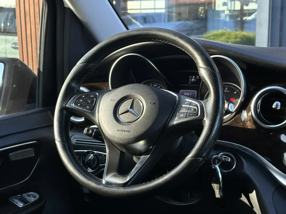 220d Lang DC Edition Navi Leer 5 persoons trekhaak