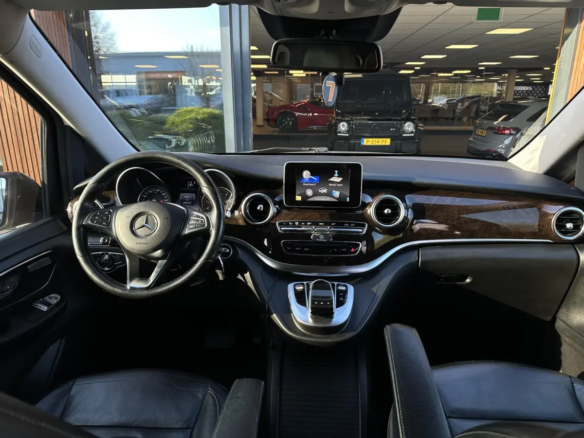 220d Lang DC Edition Navi Leer 5 persoons trekhaak