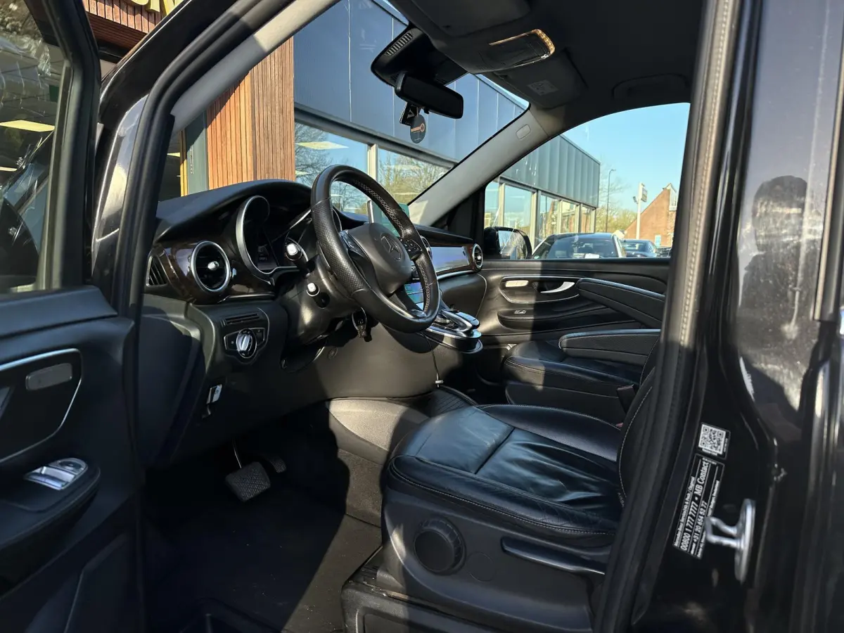 220d Lang DC Edition Navi Leer 5 persoons trekhaak