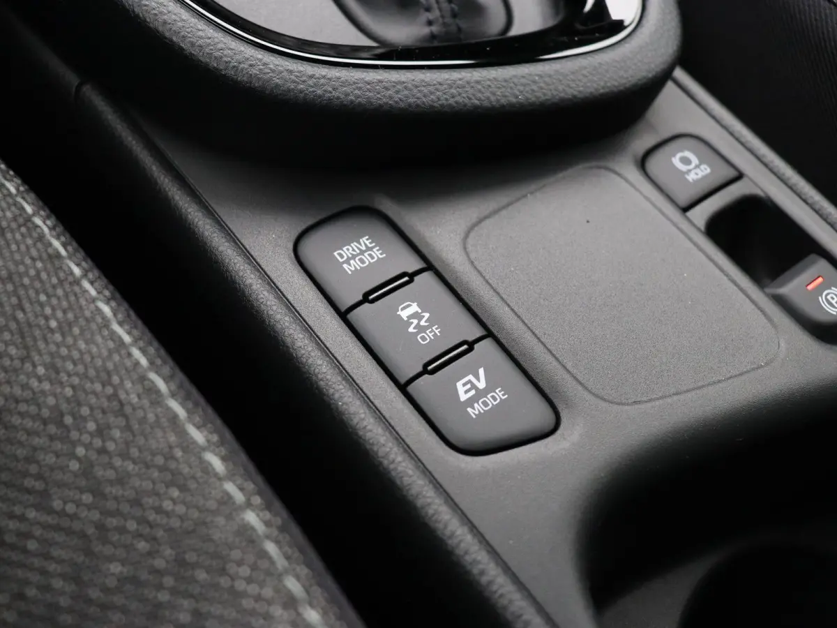 1.5 Hybrid 130 Dynamic | Stoelverwarming | Stuurwielverwarming | Apple Carplay & Android Auto |