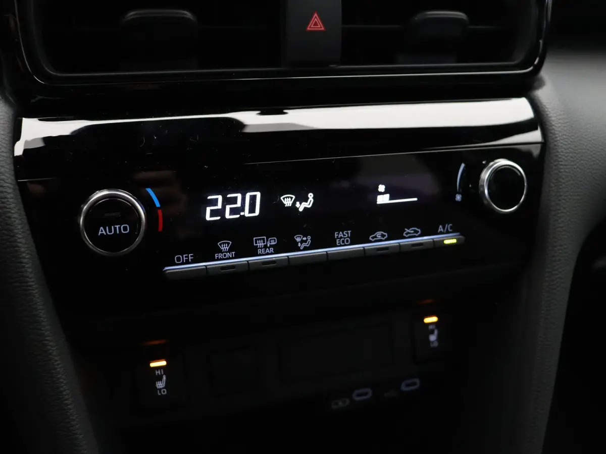 1.5 Hybrid 130 Dynamic | Stoelverwarming | Stuurwielverwarming | Apple Carplay & Android Auto |