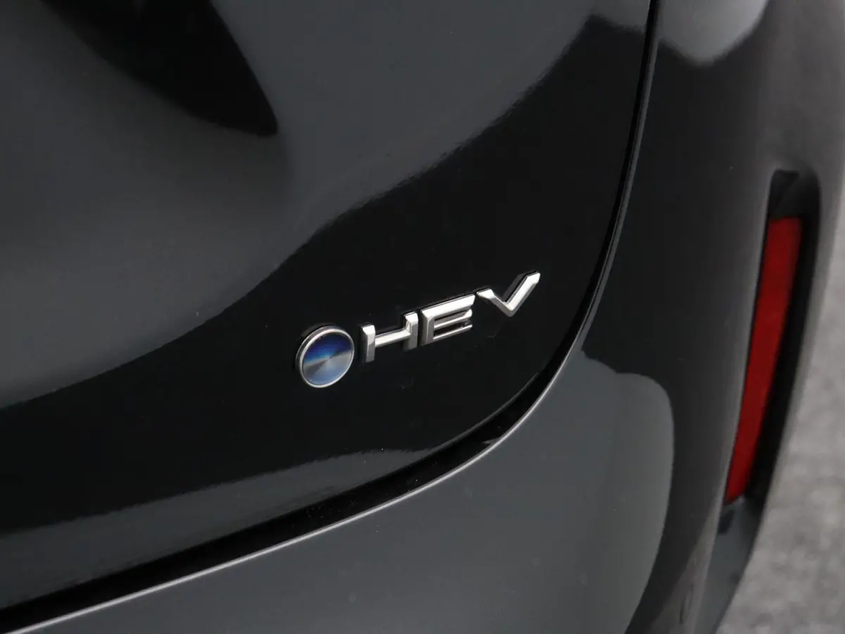 1.5 Hybrid 130 Dynamic | Stoelverwarming | Stuurwielverwarming | Apple Carplay & Android Auto |