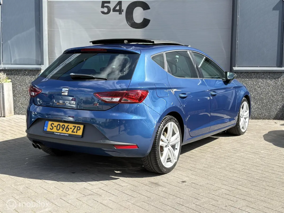 1.8 TSI FR Connect Panorma/Camera/Clima leuke auto