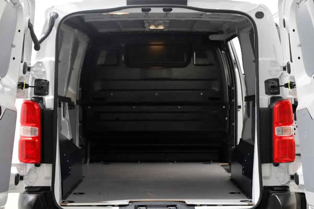 2.0 Diesel 145pk Automaat L3 Airco/Navi/Camera 09-2024